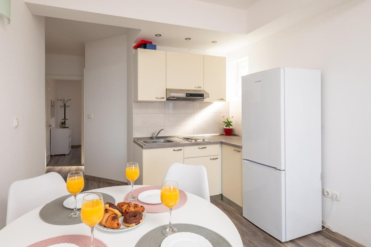Apartments Ivan Омиш Экстерьер фото