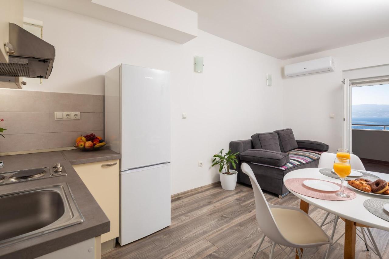 Apartments Ivan Омиш Экстерьер фото