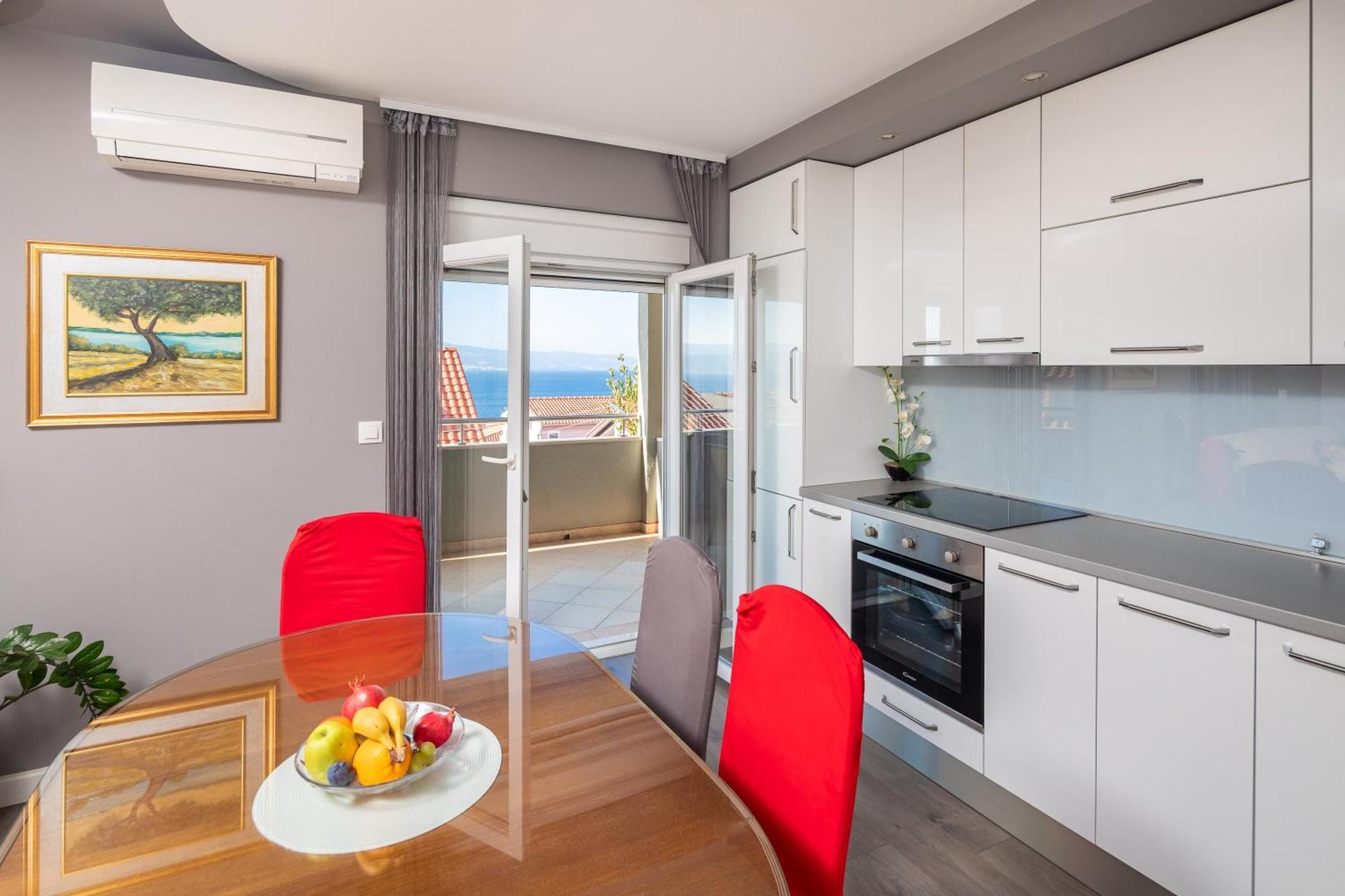 Apartments Ivan Омиш Экстерьер фото