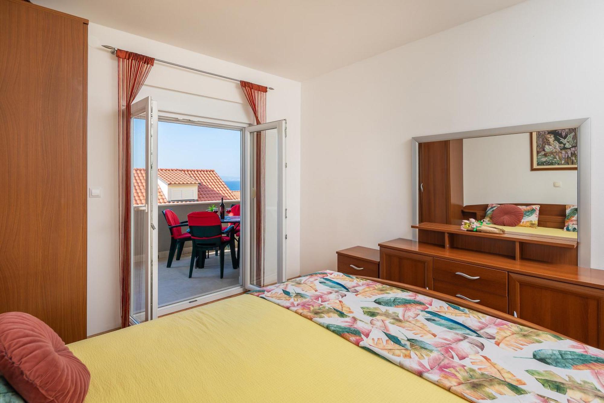 Apartments Ivan Омиш Экстерьер фото