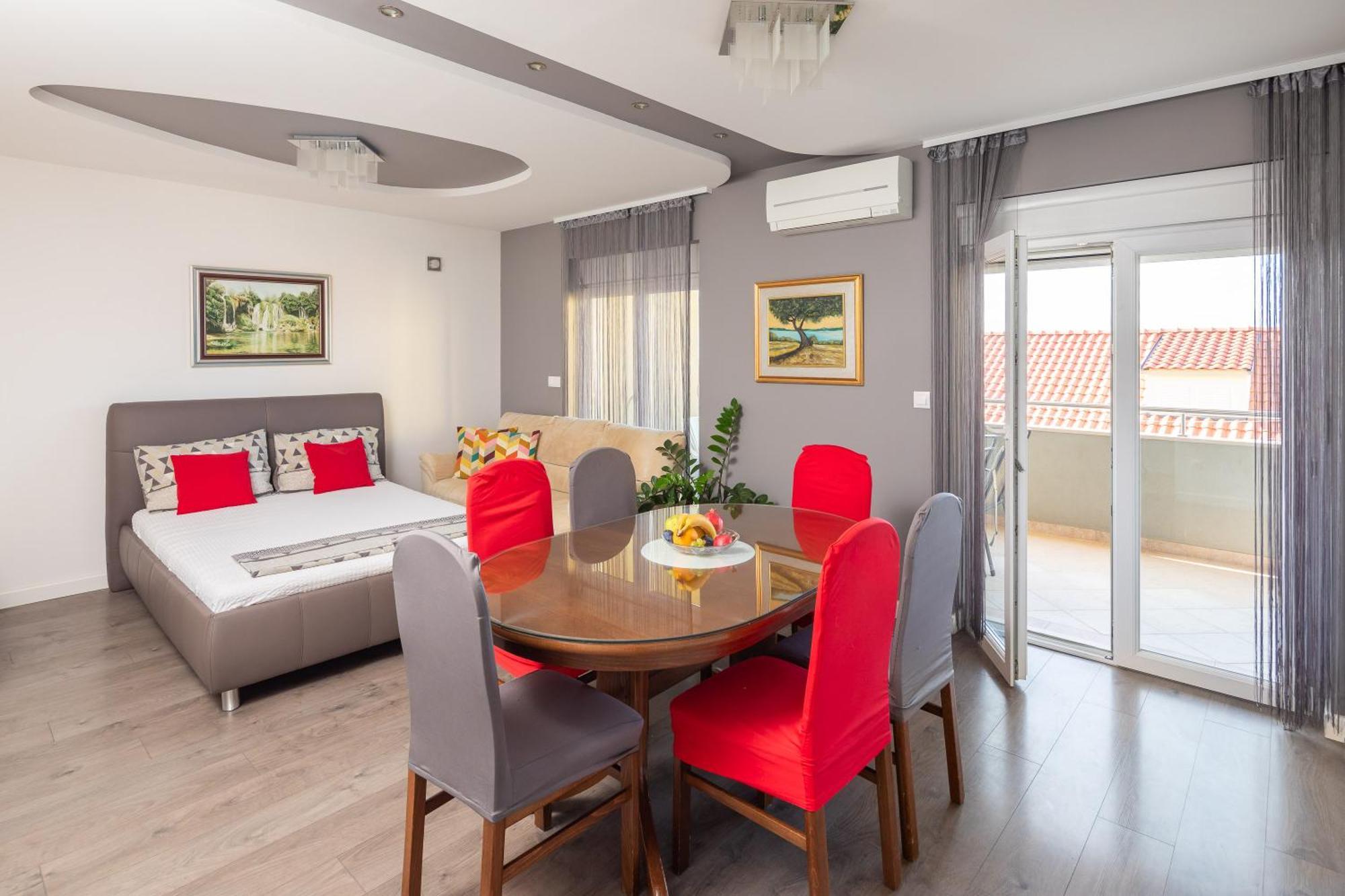 Apartments Ivan Омиш Экстерьер фото
