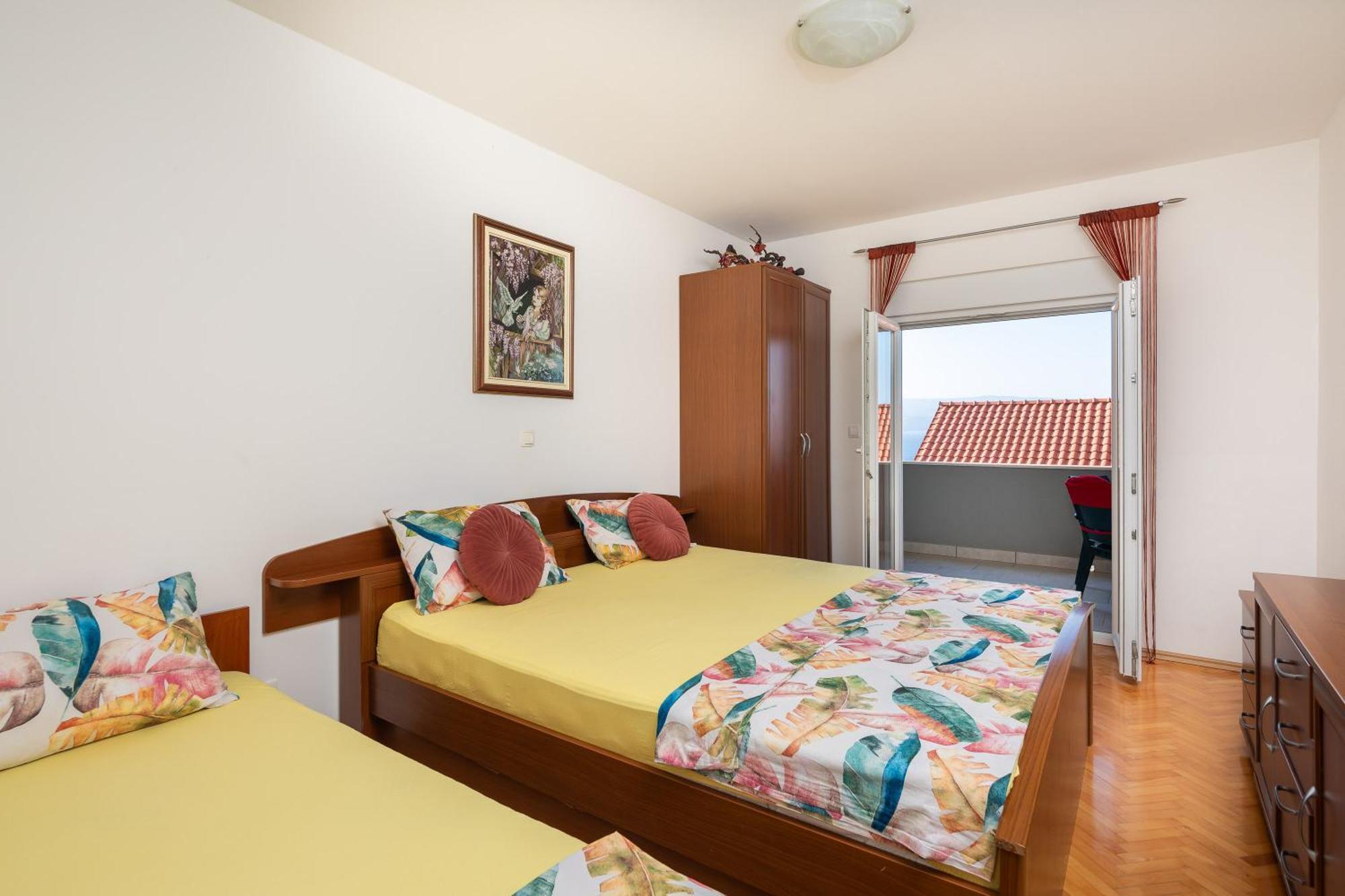 Apartments Ivan Омиш Экстерьер фото