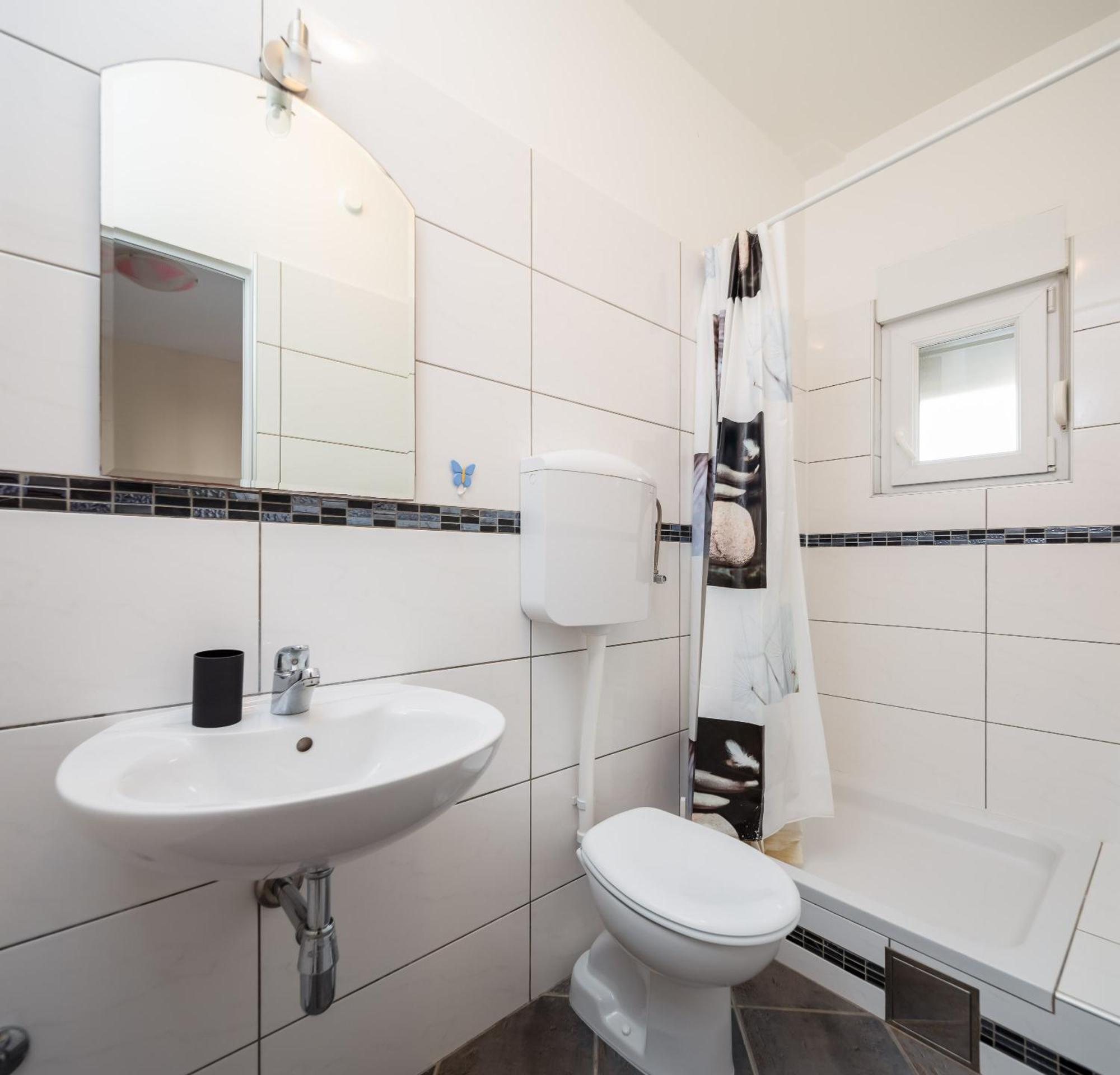 Apartments Ivan Омиш Экстерьер фото