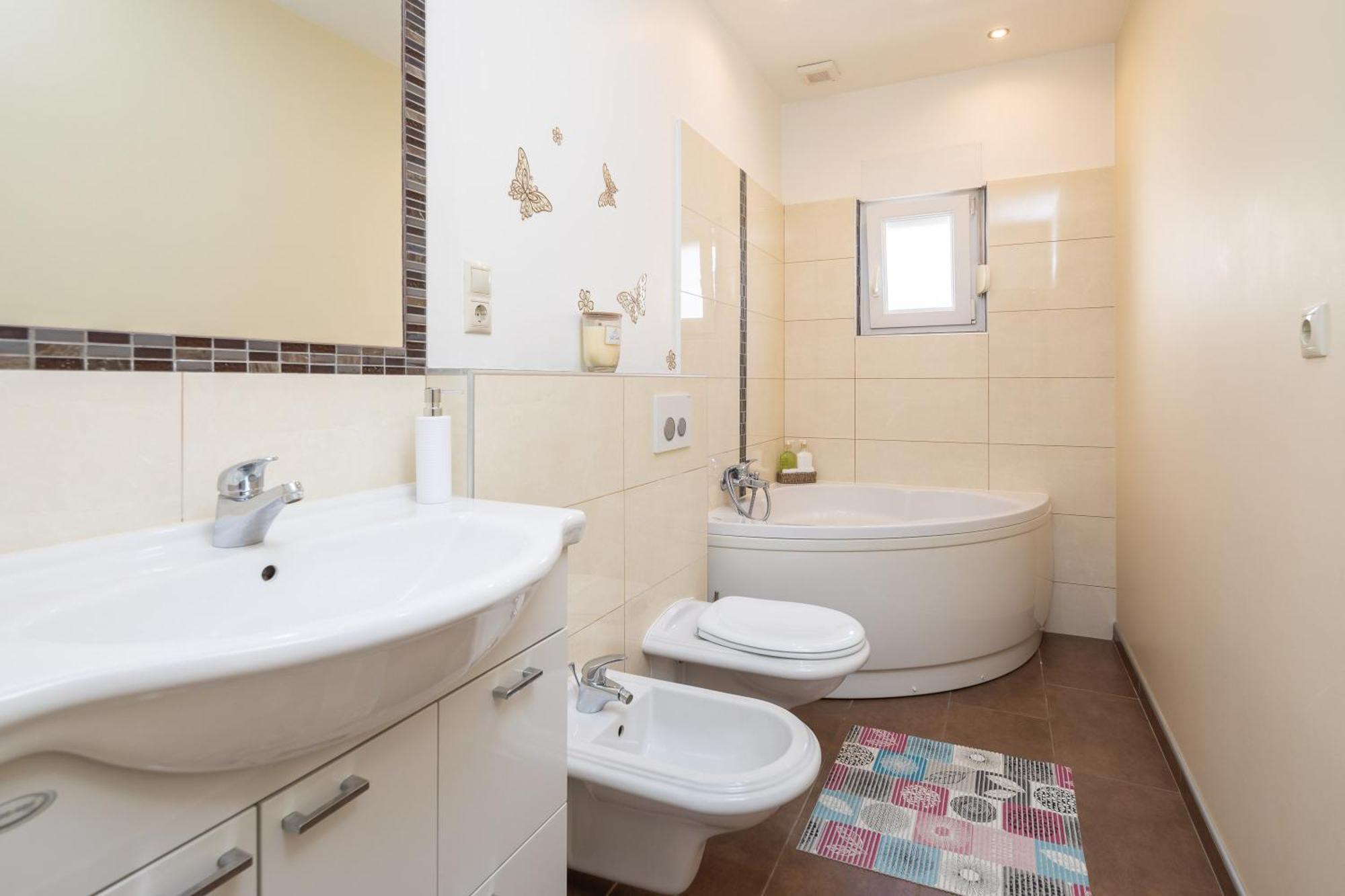 Apartments Ivan Омиш Экстерьер фото