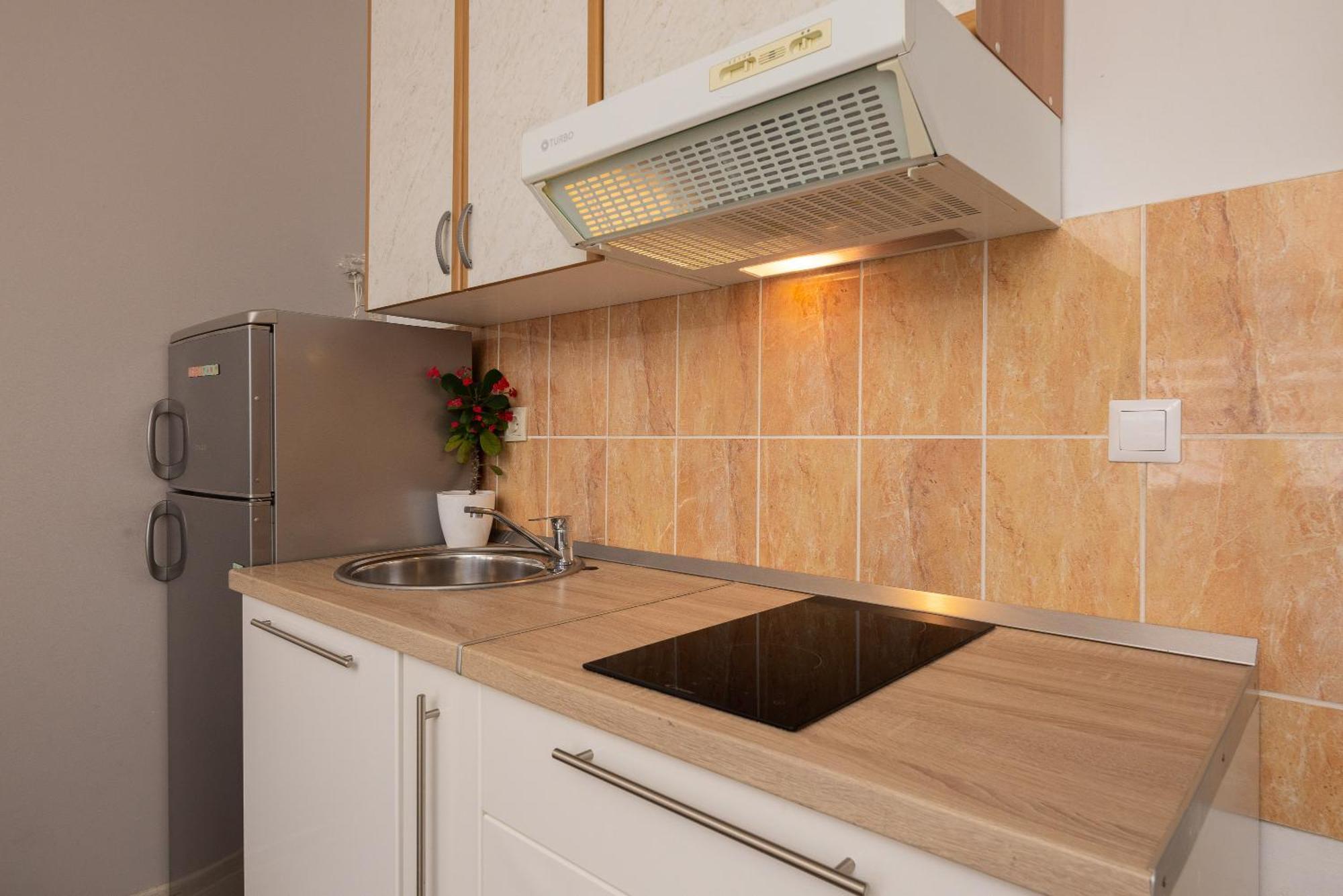 Apartments Ivan Омиш Экстерьер фото