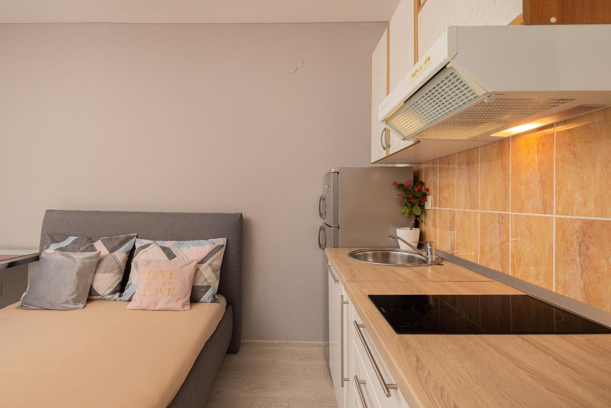 Apartments Ivan Омиш Экстерьер фото