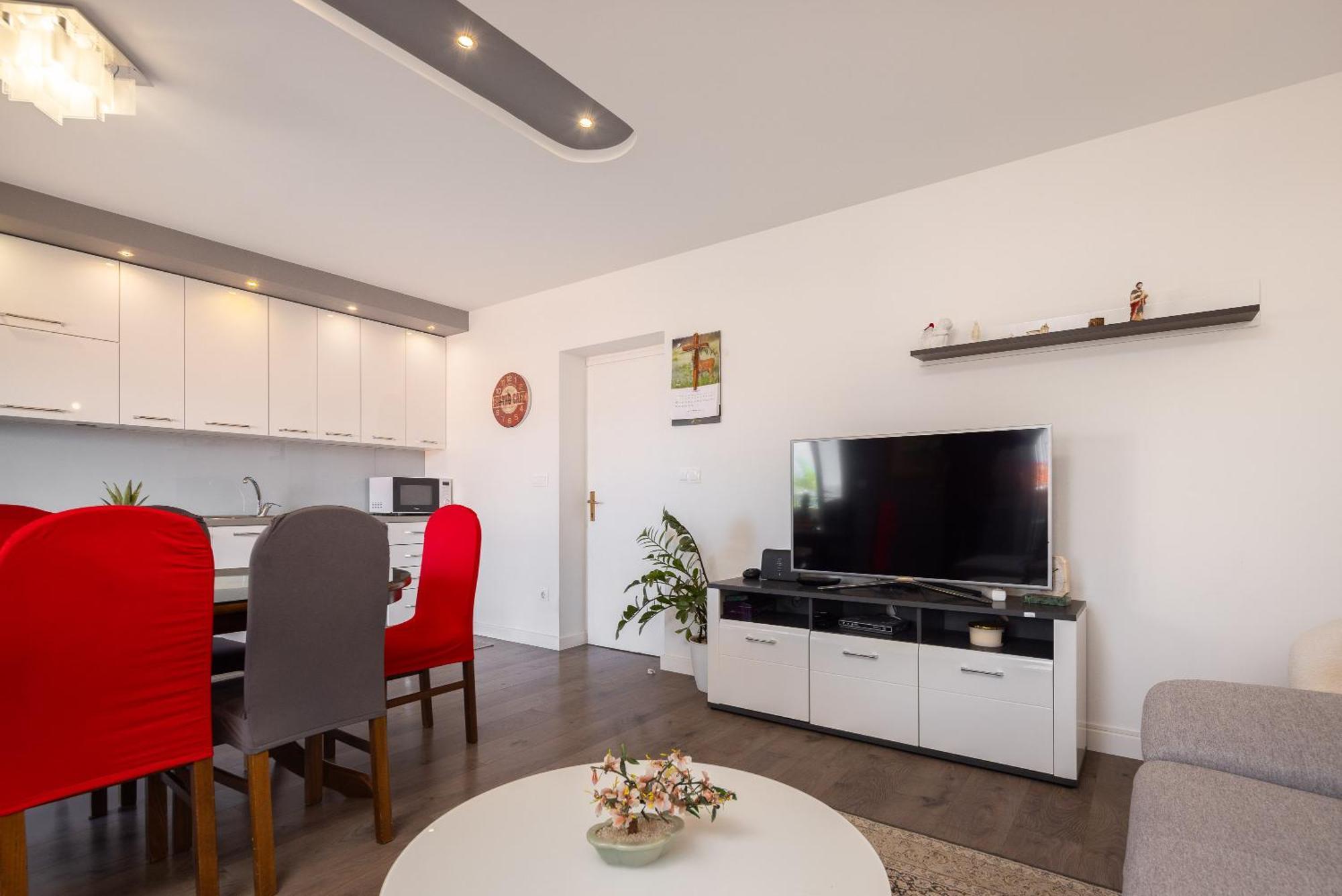 Apartments Ivan Омиш Экстерьер фото