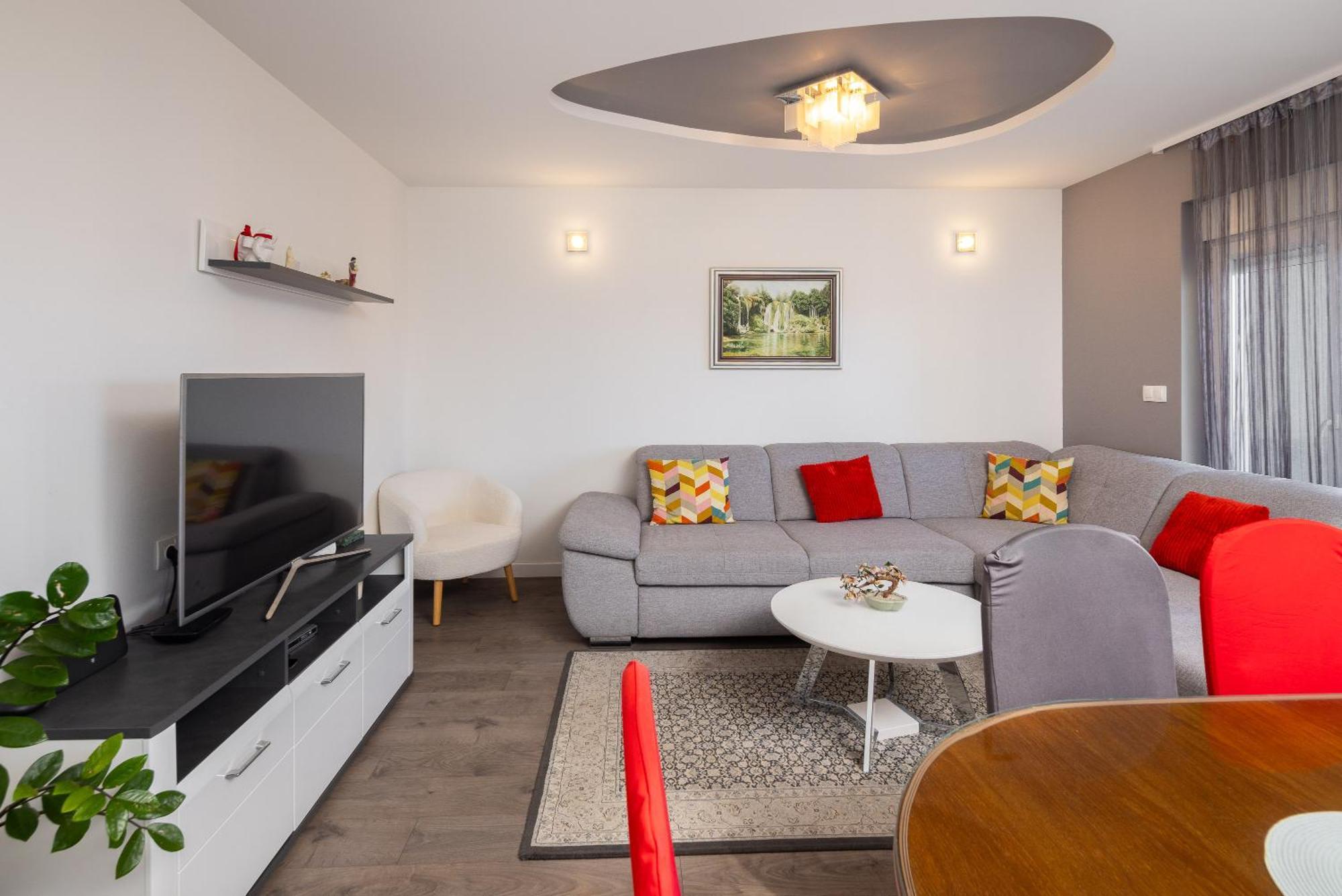 Apartments Ivan Омиш Экстерьер фото
