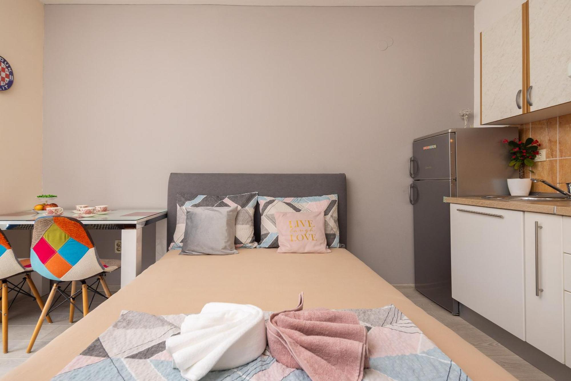 Apartments Ivan Омиш Экстерьер фото
